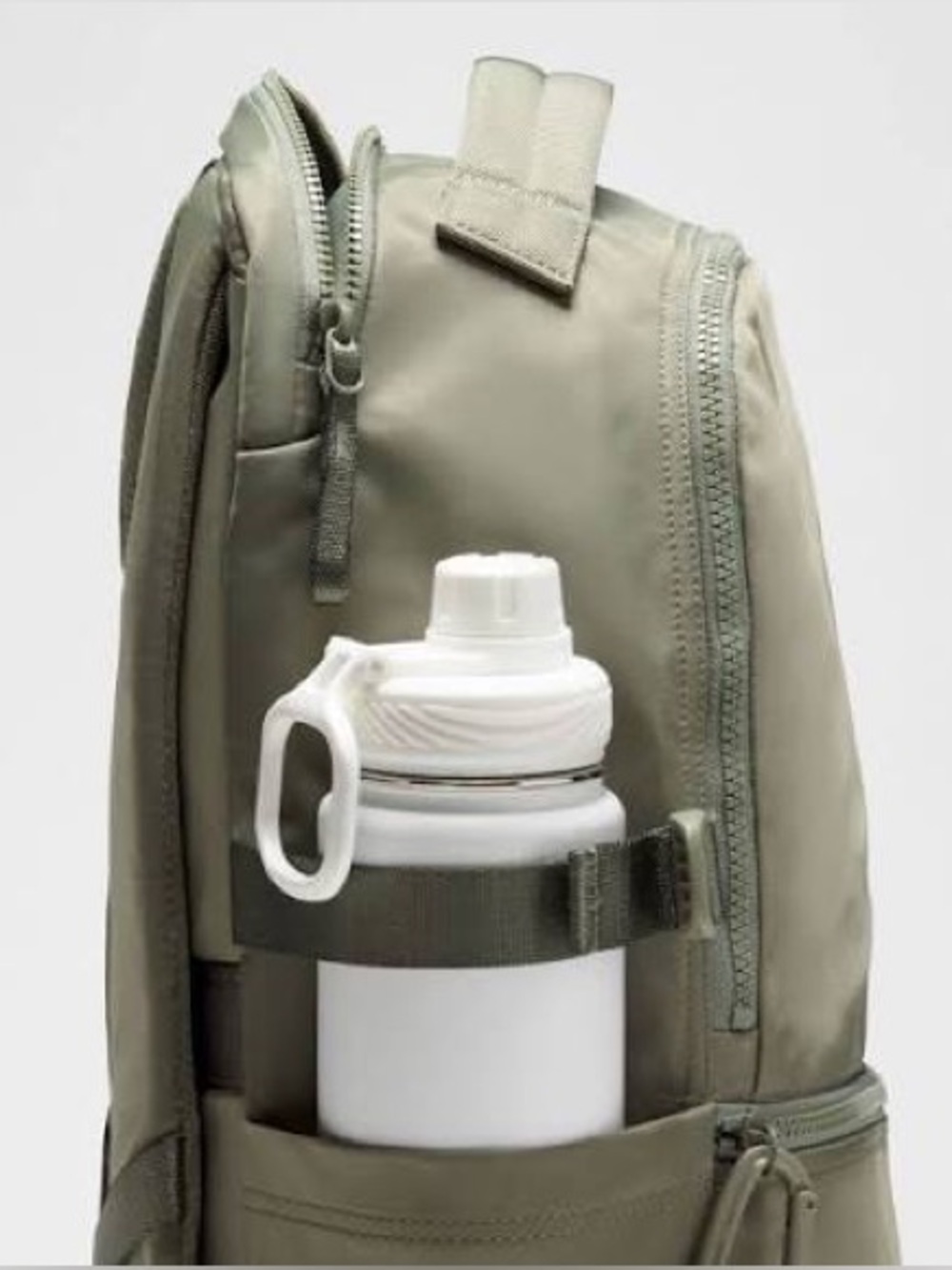 Lululemon New Crew Backpack 22L in Colour Bay Leaf (Olive Green) new with tags - Picture 6 of 16